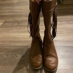 Girls justice boots!